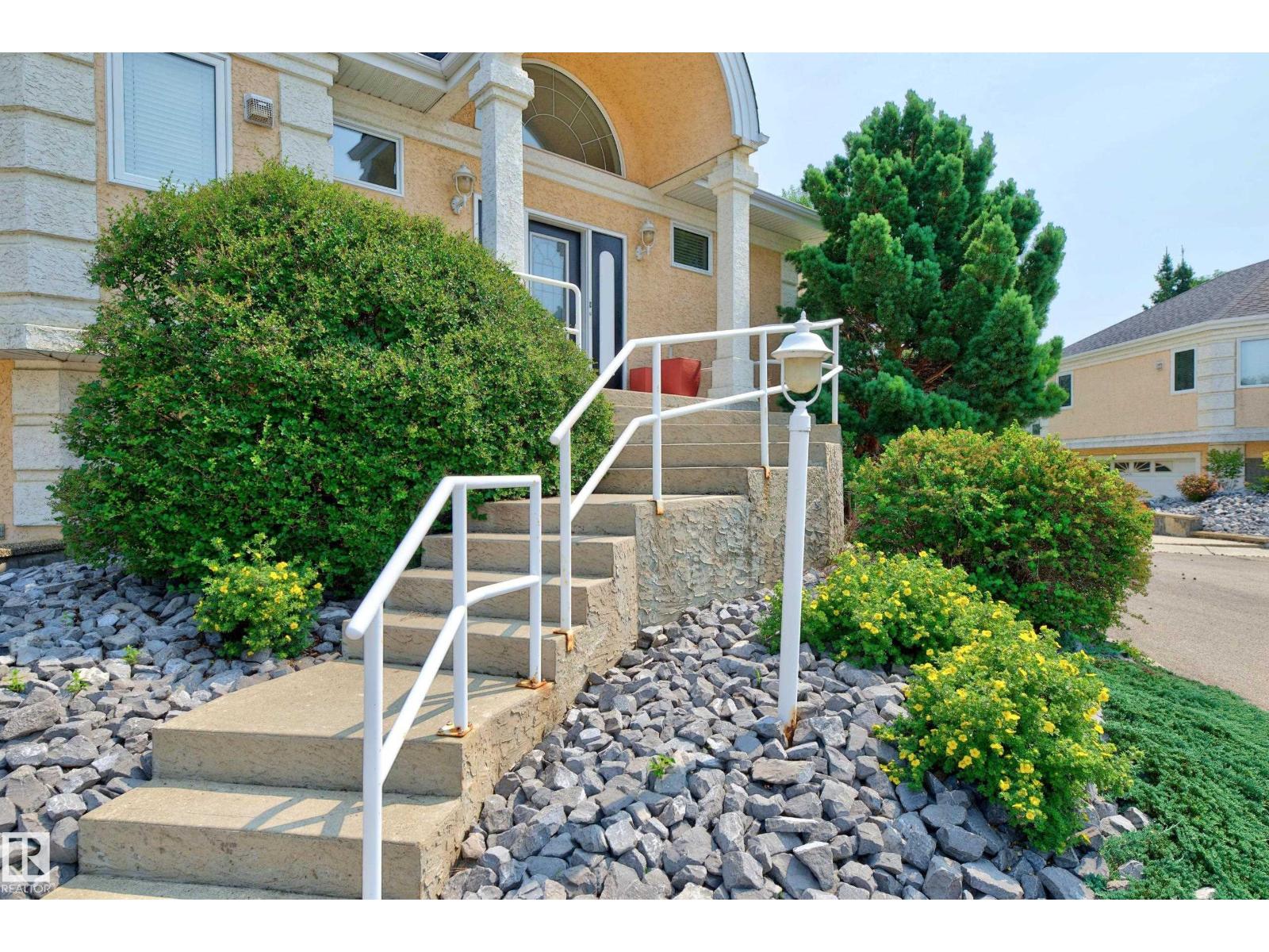 #4 11809 9B AV NW - 6