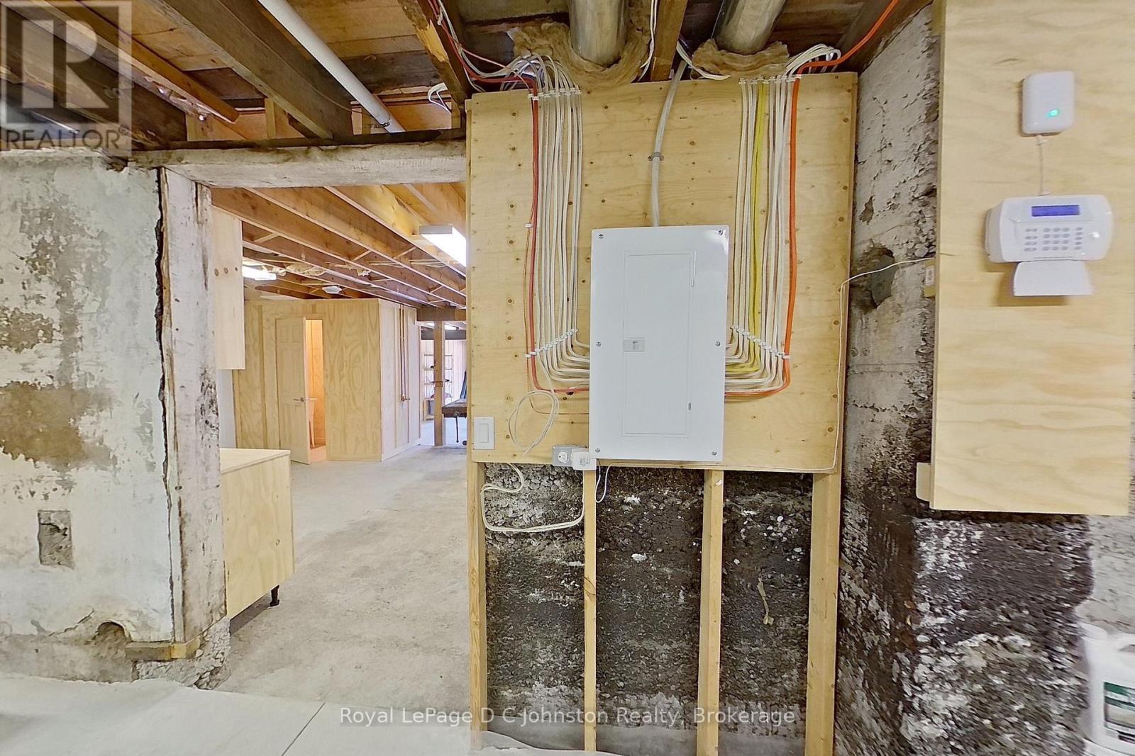 61 WATER STREET - 27