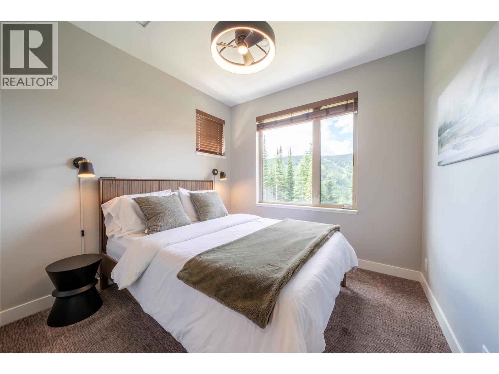 #14 5045 VALLEY Drive - 18