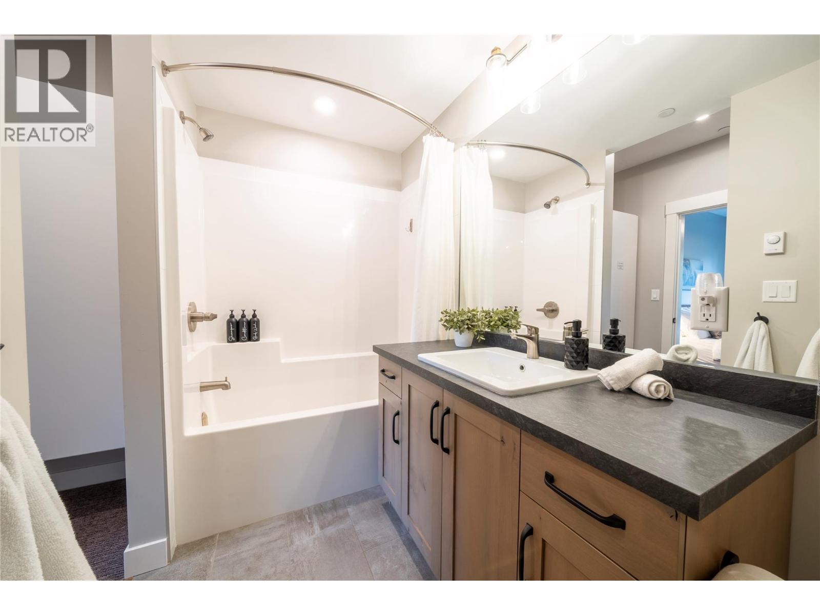 #14 5045 VALLEY Drive - 15