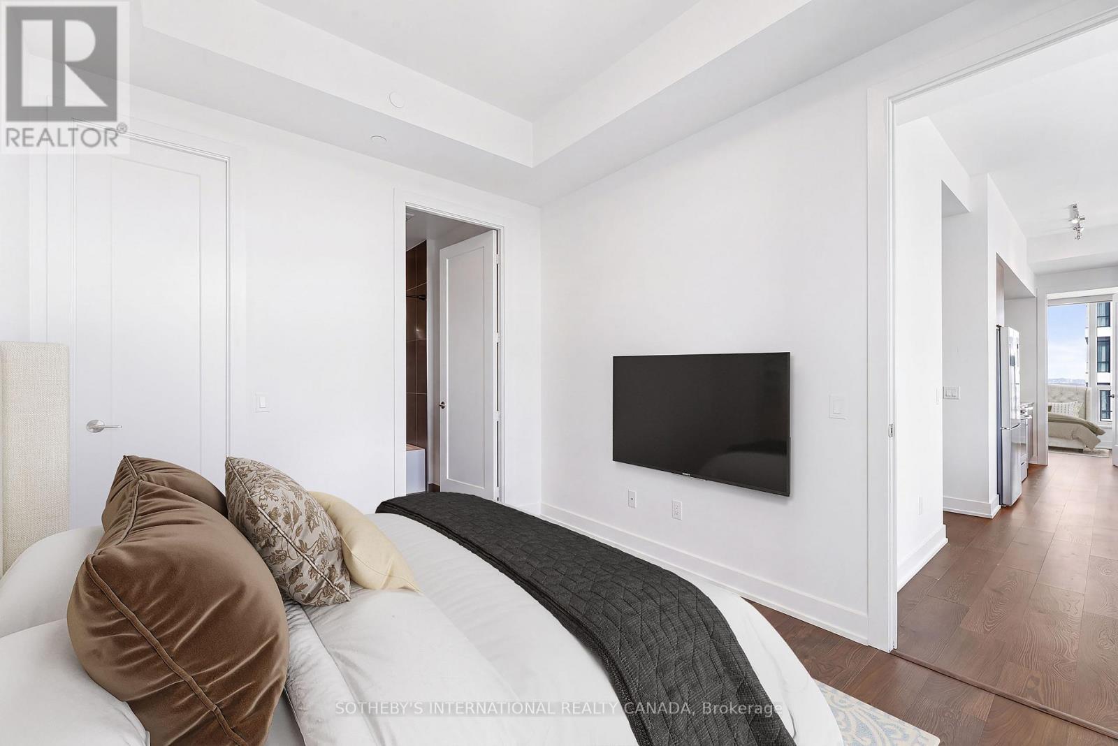 #PH 22 9 MABELLE AVENUE - 7