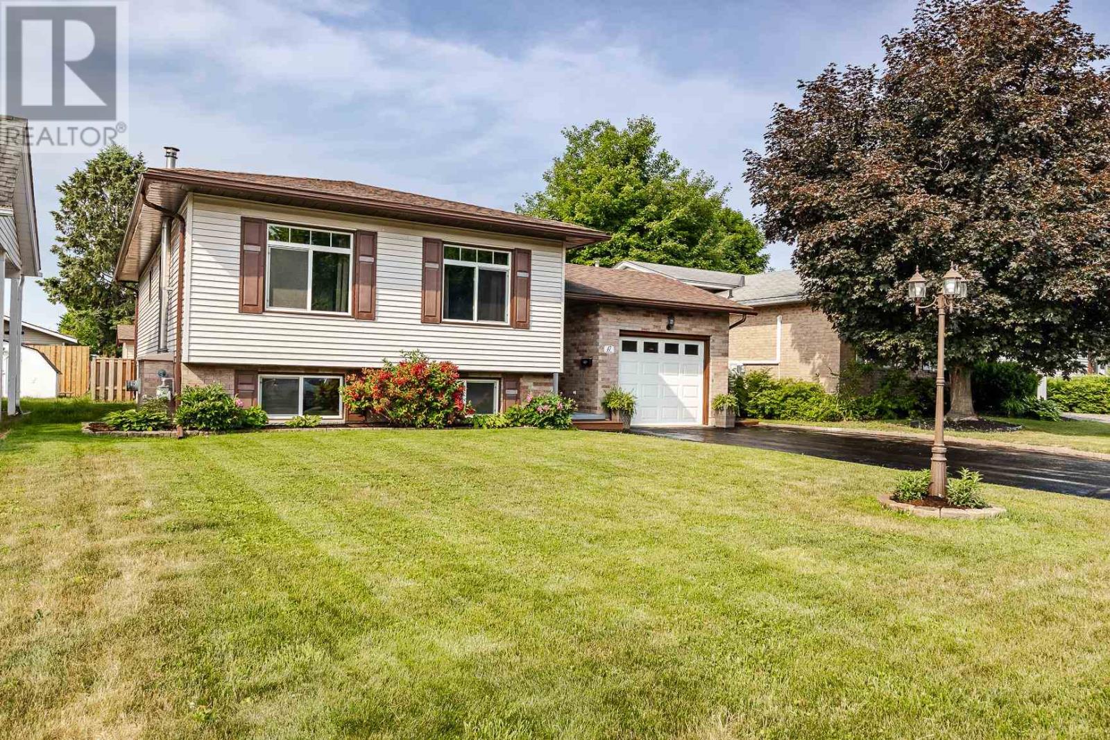 17 Adrian DR - 2