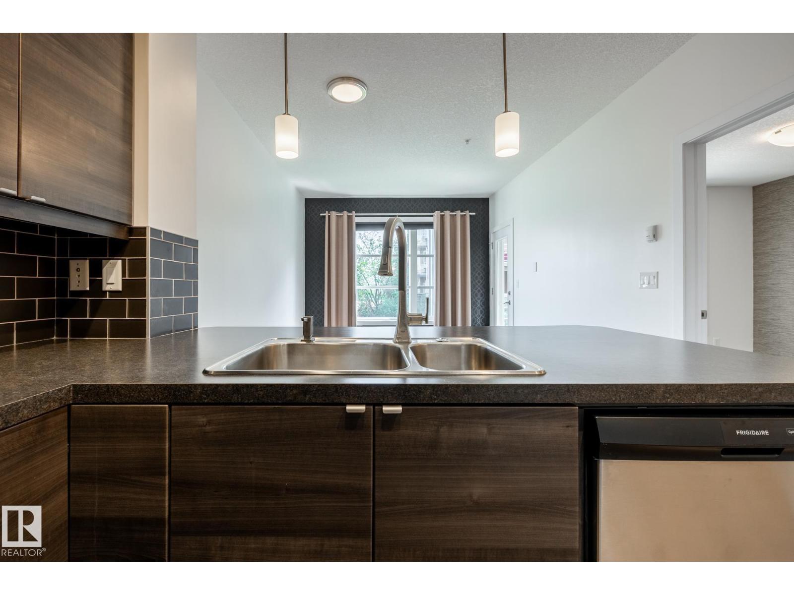 #215 2590 ANDERSON WY SW, Ambleside, Edmonton photo 2