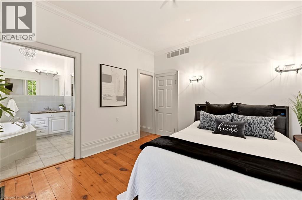 25 DUNBAR Street - 36