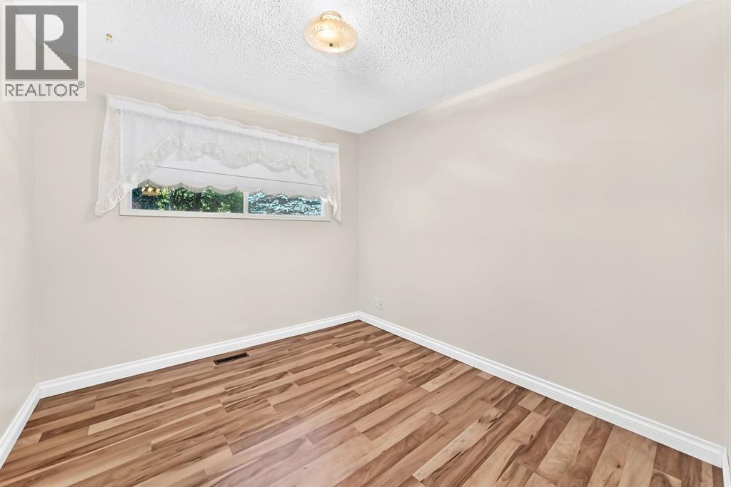 5227 37 Street, Innisfail