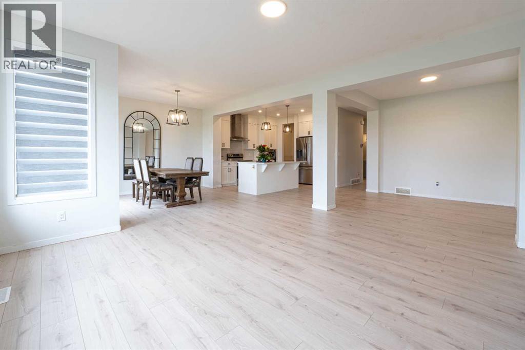915 Corner Meadows Way NE - 11