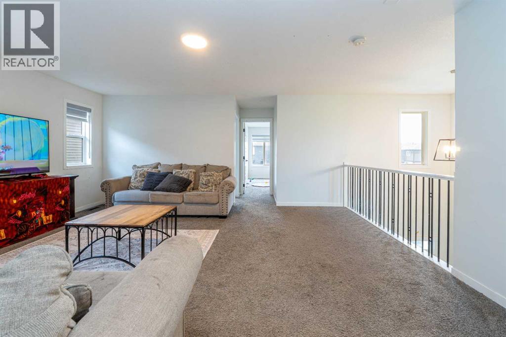915 Corner Meadows Way NE - 13