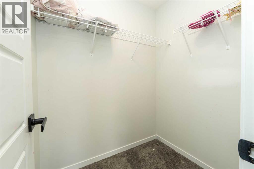 915 Corner Meadows Way NE - 16