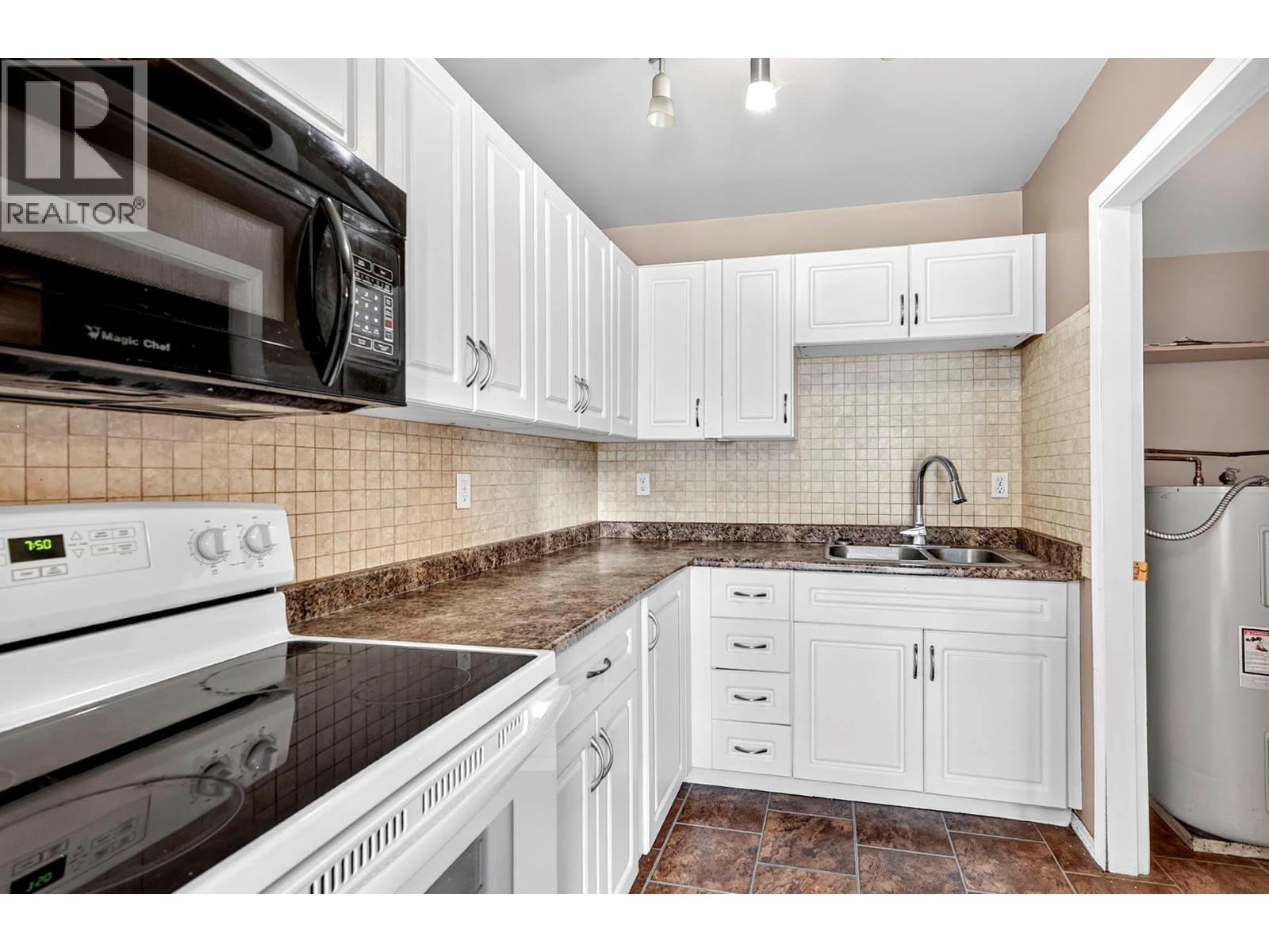 #41 1435 Summit Drive - 10