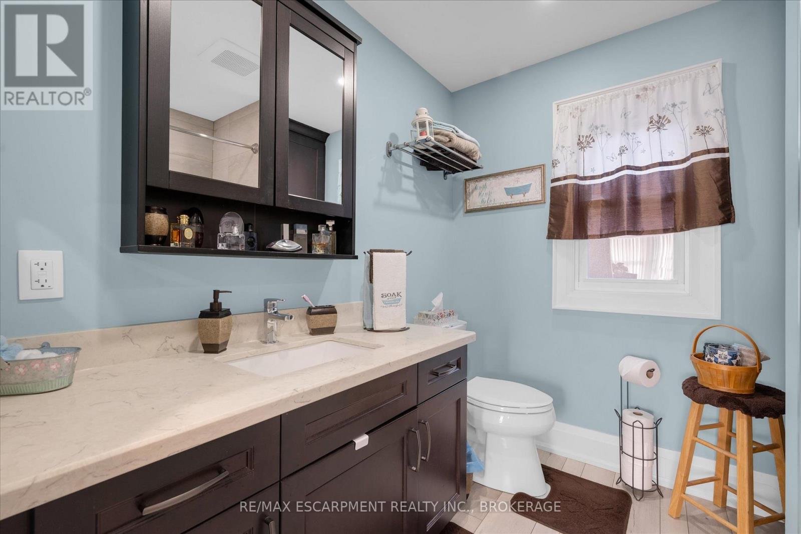 121 EDGEMONT STREET N - 10