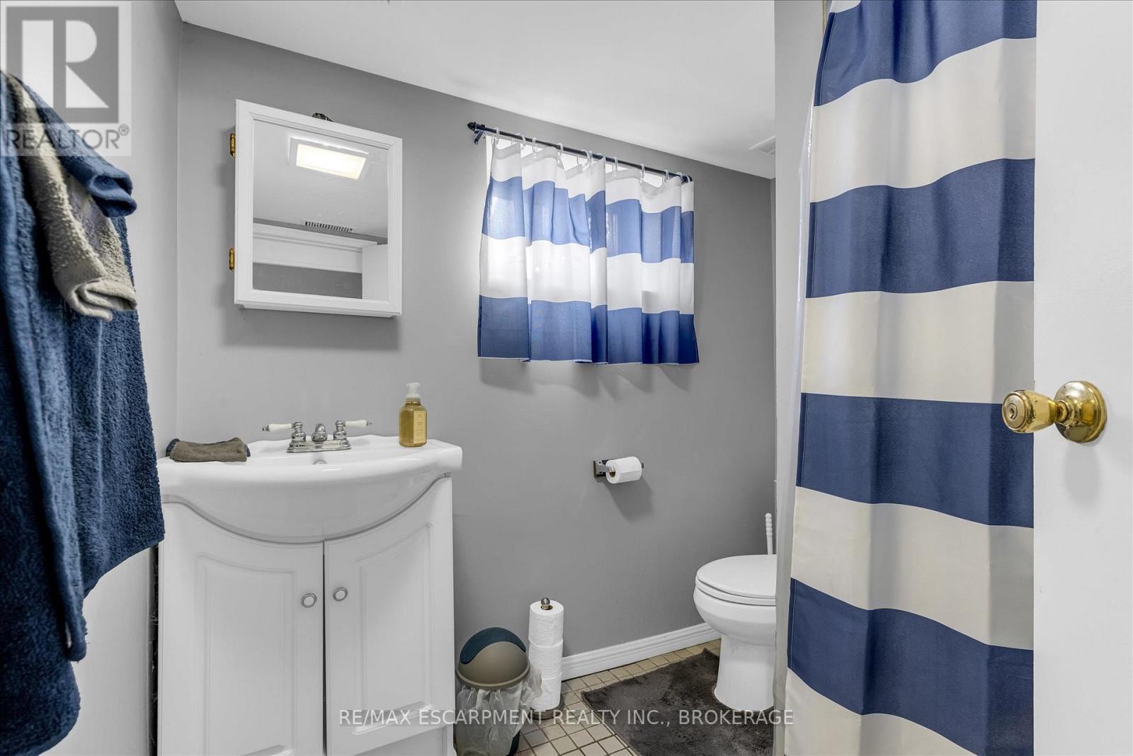 121 EDGEMONT STREET N - 33