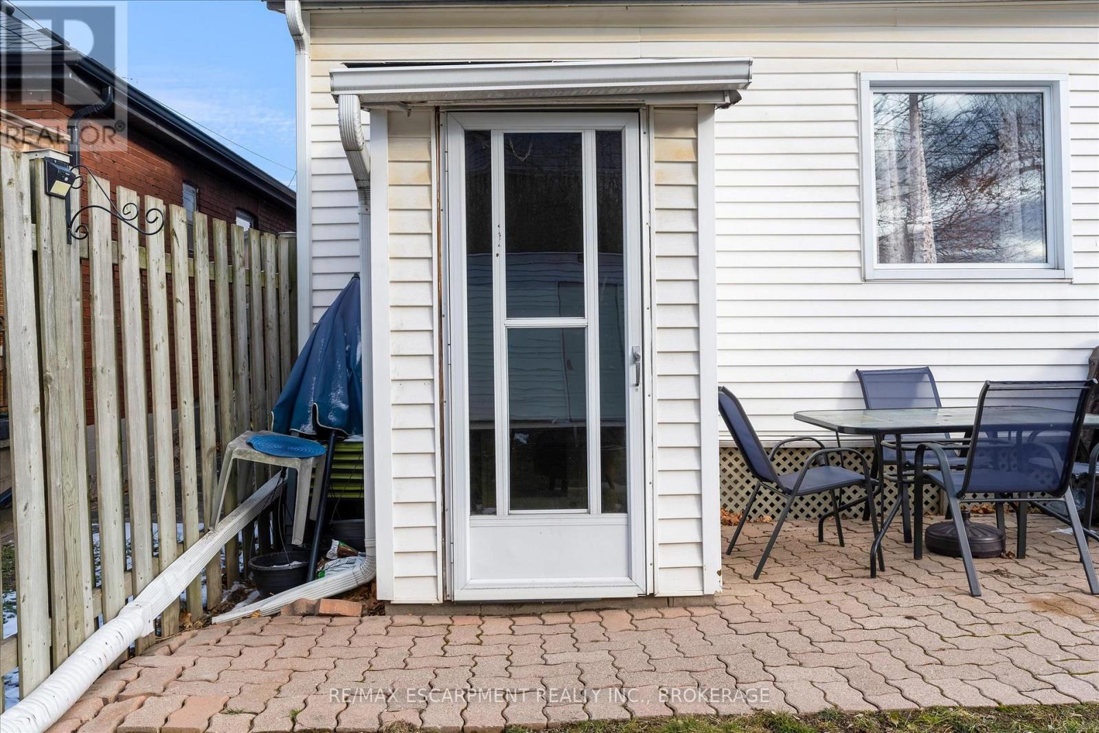 121 EDGEMONT STREET N - 37