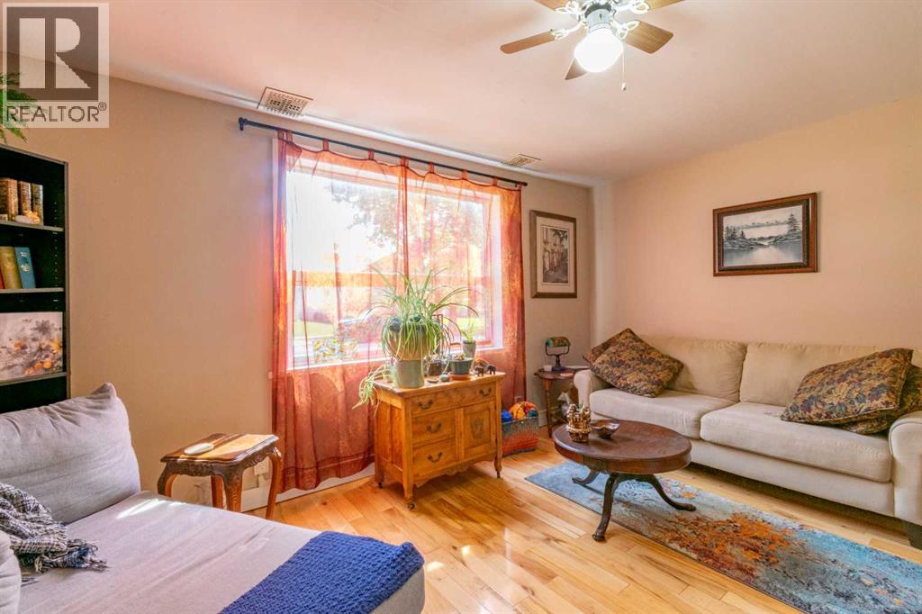 Listing photo – 4706 48 Street, Stettler