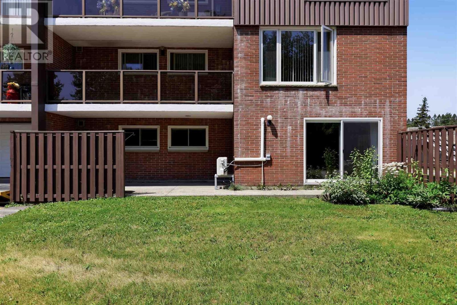 313 MacDonald AVE # 211 - 17
