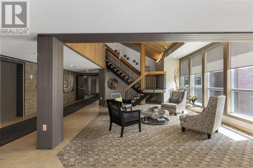 313 MacDonald AVE # 211 - 20