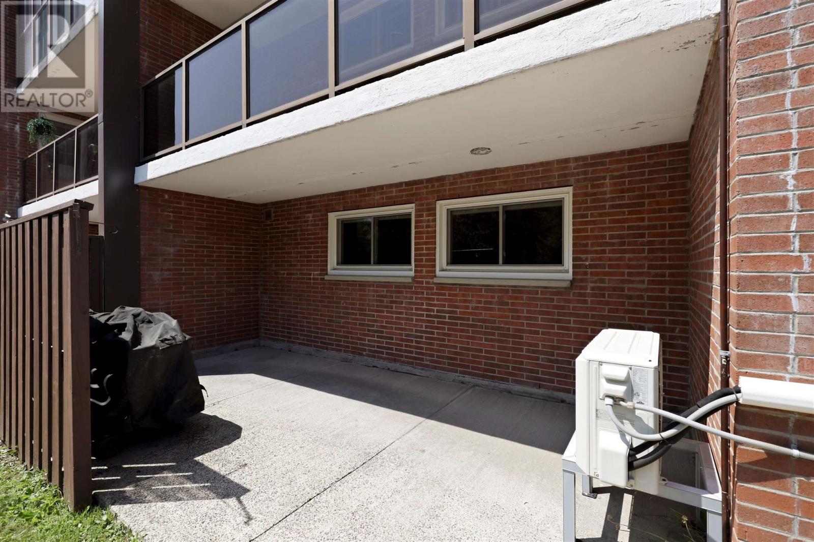 313 MacDonald AVE # 211 - 16