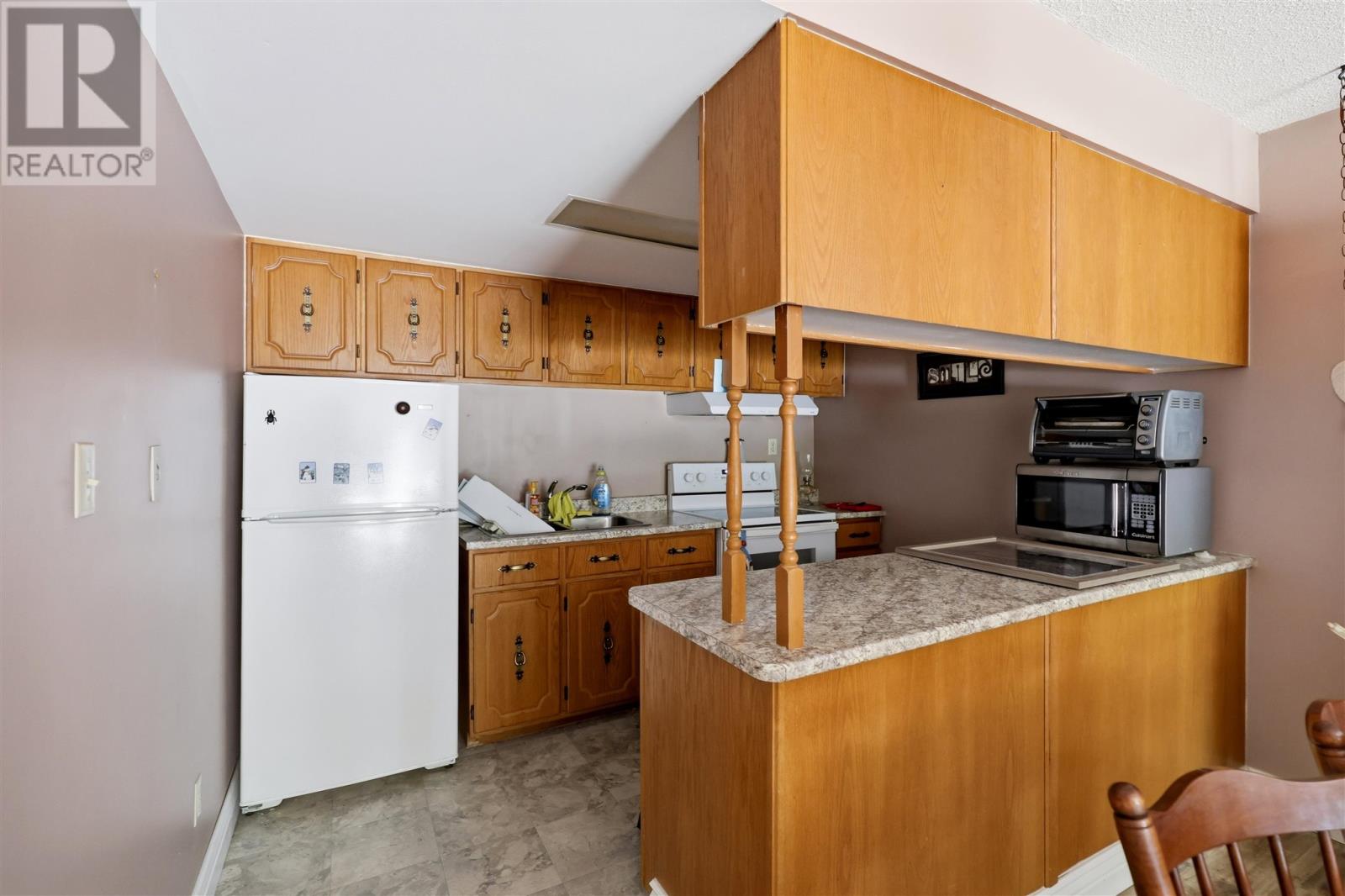 313 MacDonald AVE # 211 - 5