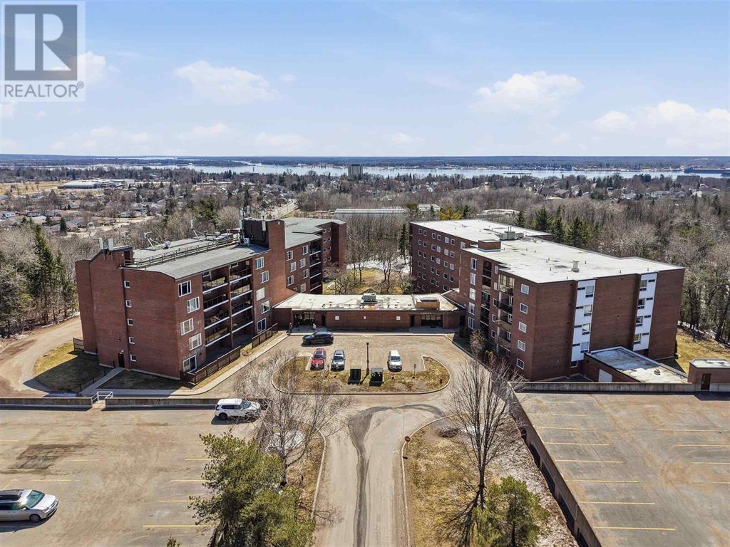 313 MacDonald AVE # 211 - 25