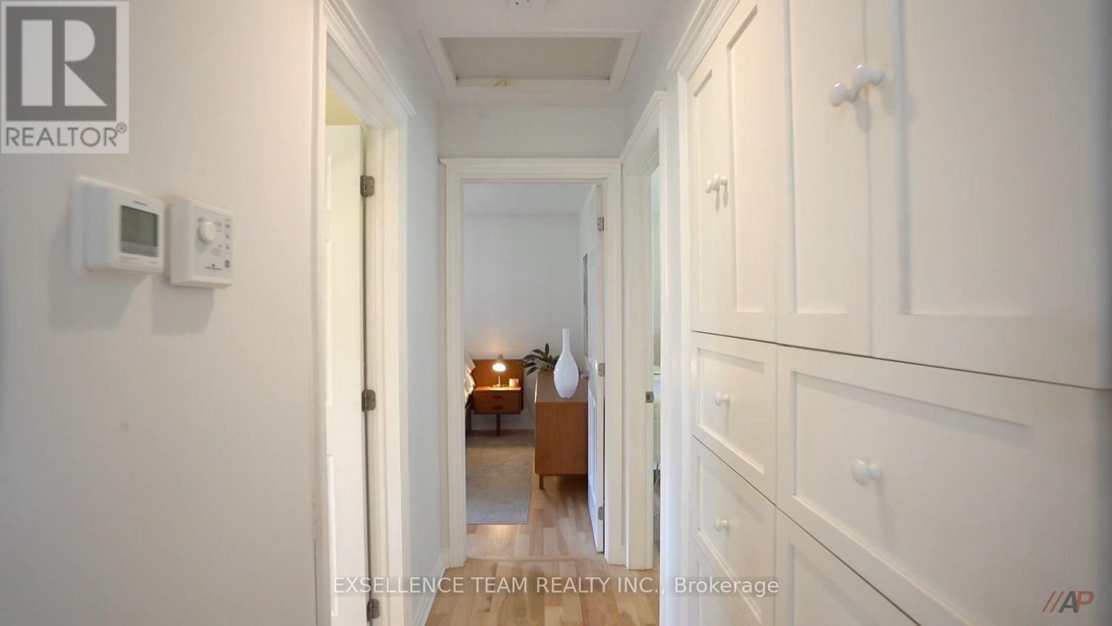 16 MONK STREET - 16