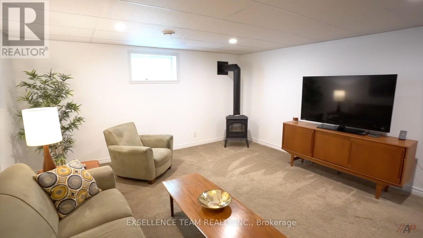 16 MONK STREET - 24