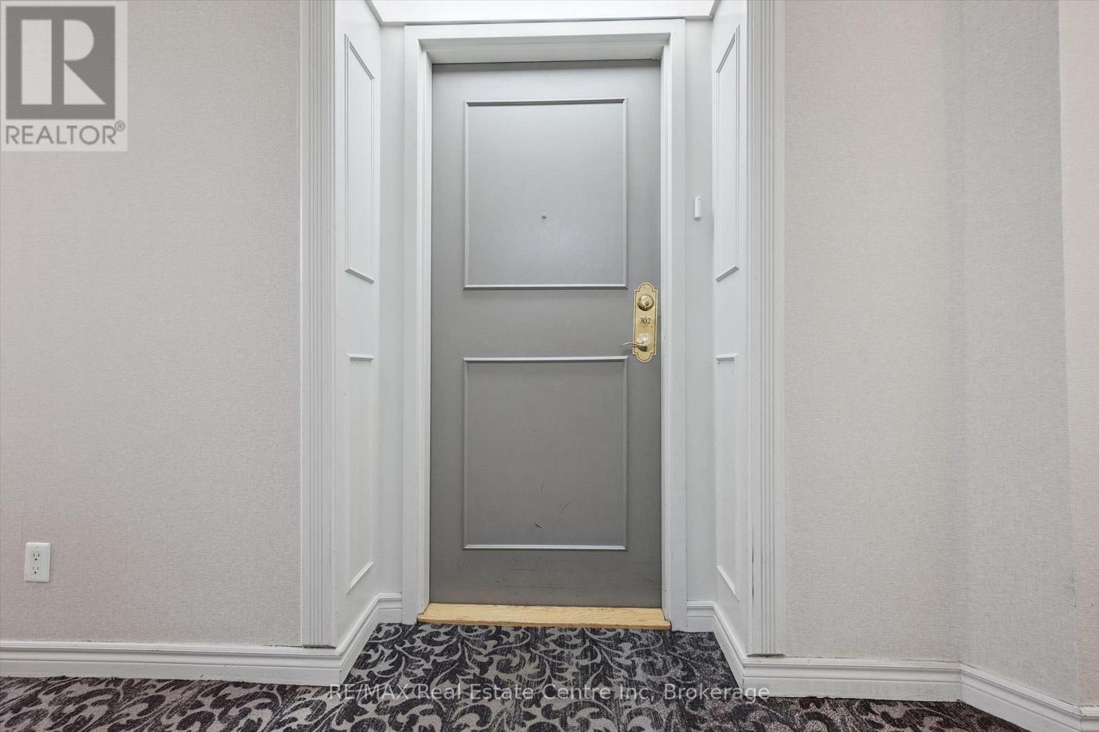 #302 155 HILLCREST AVENUE - Image 14