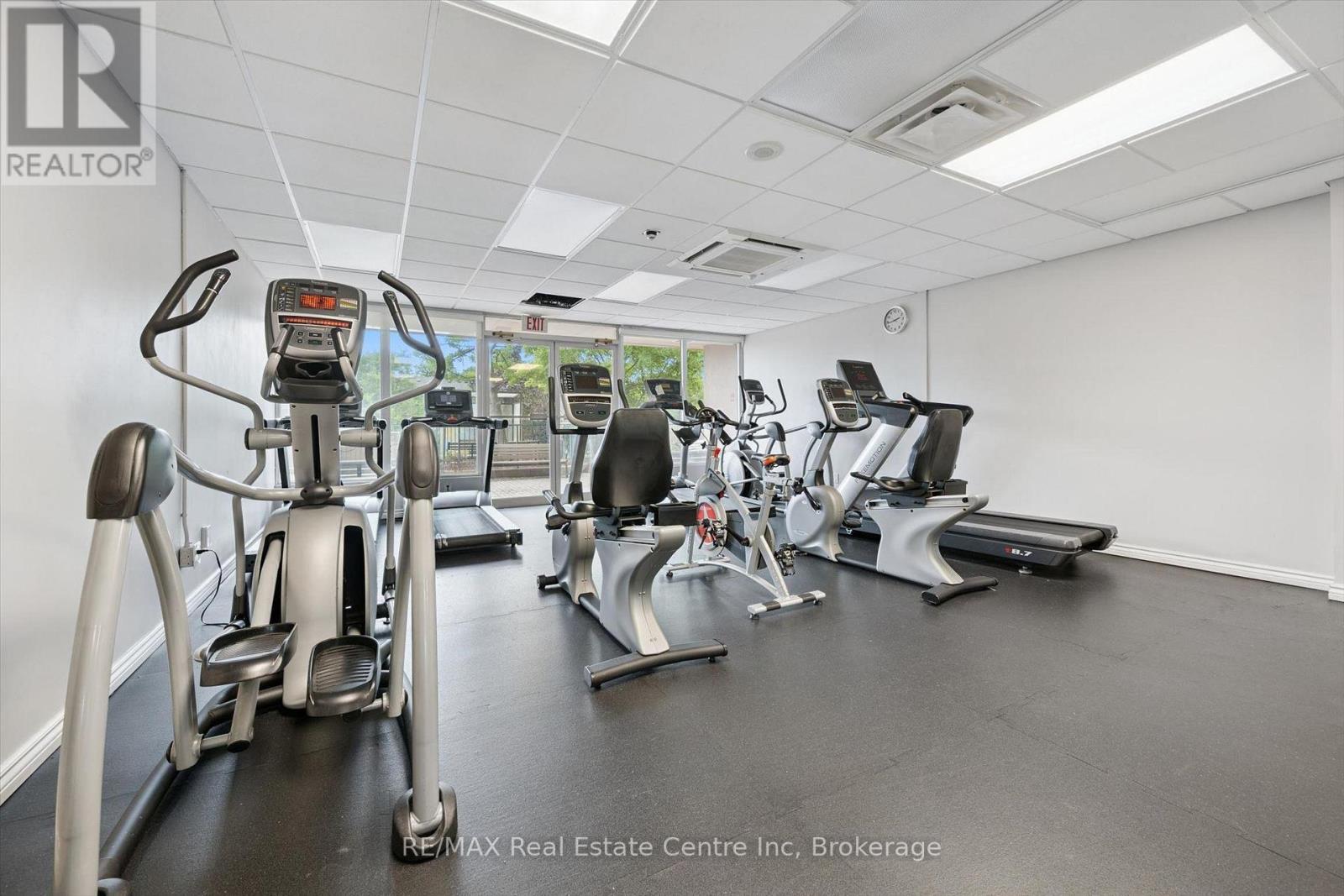 #302 155 HILLCREST AVENUE - Image 15
