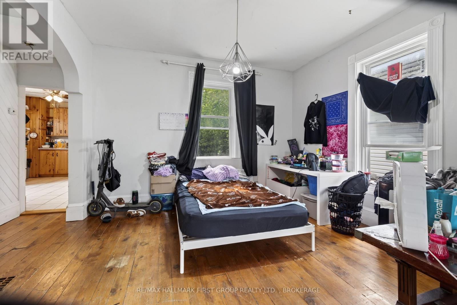 667 MONTREAL STREET - 10