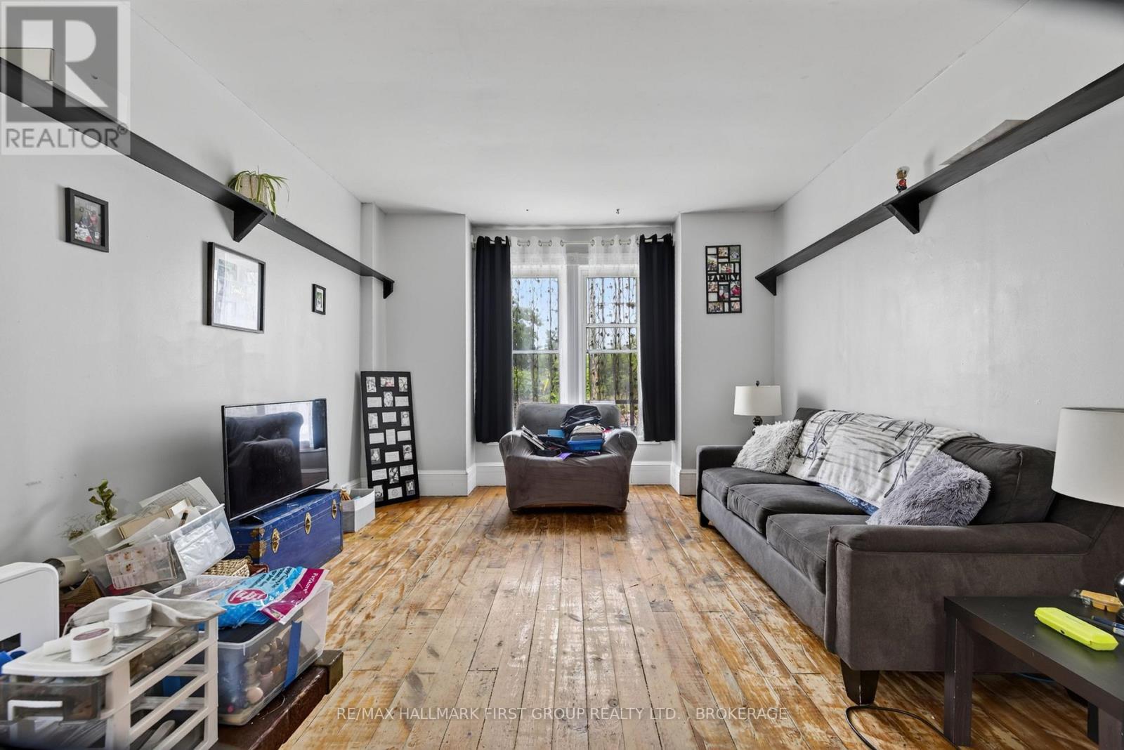 667 MONTREAL STREET - 11