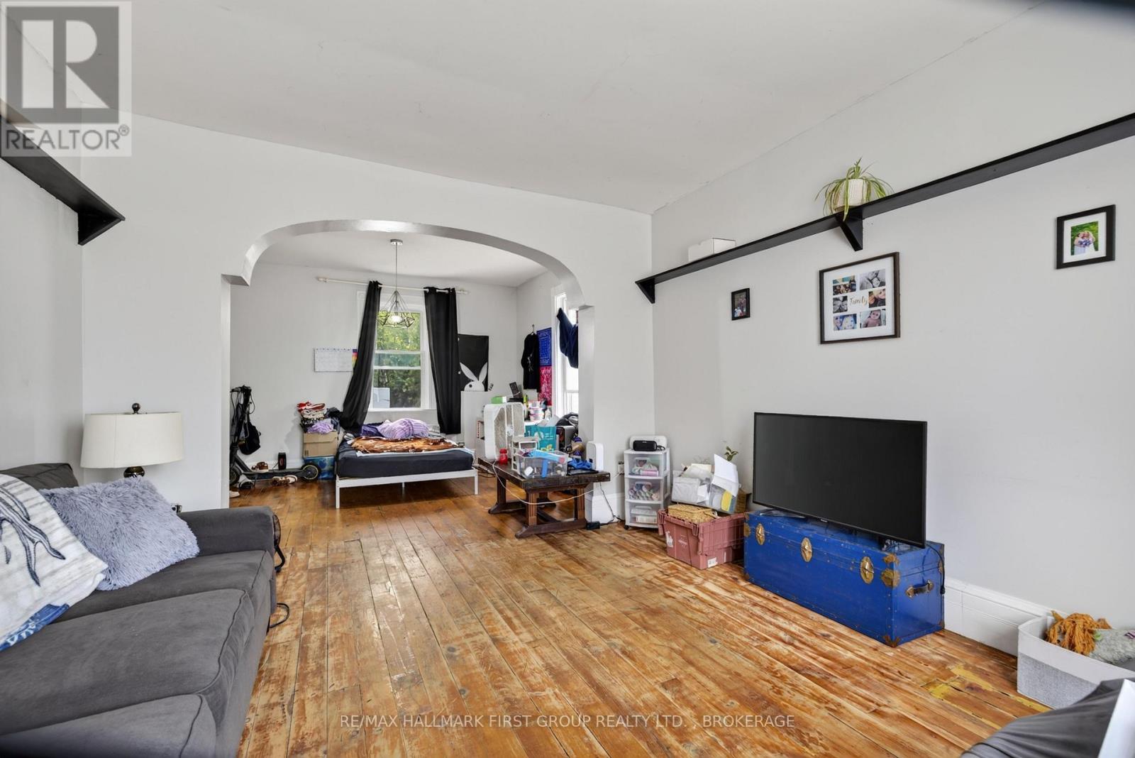 667 MONTREAL STREET - 12