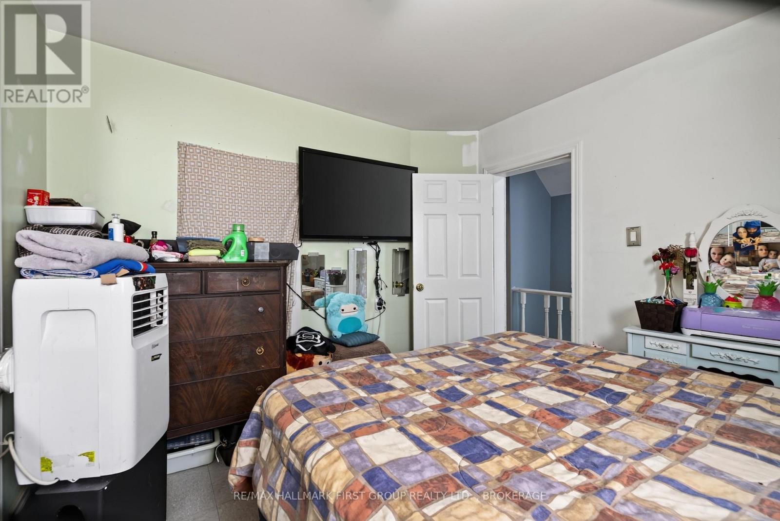 667 MONTREAL STREET - 21