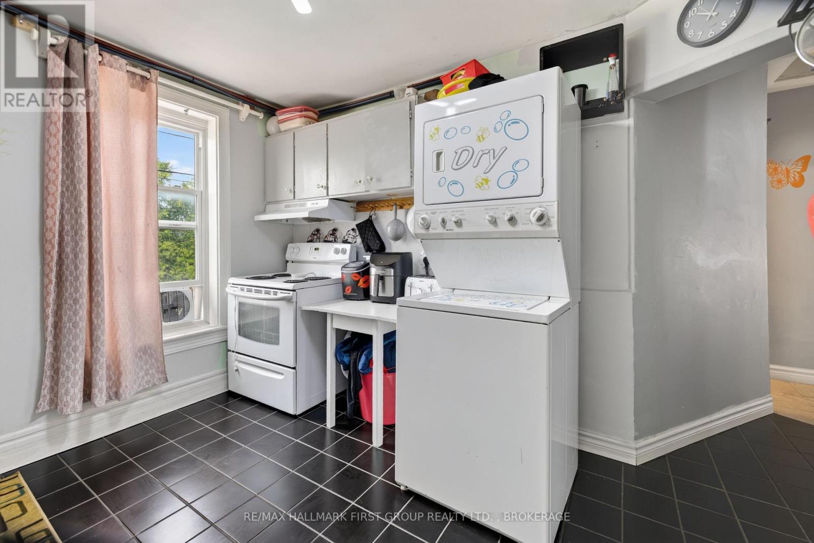 667 MONTREAL STREET - 25