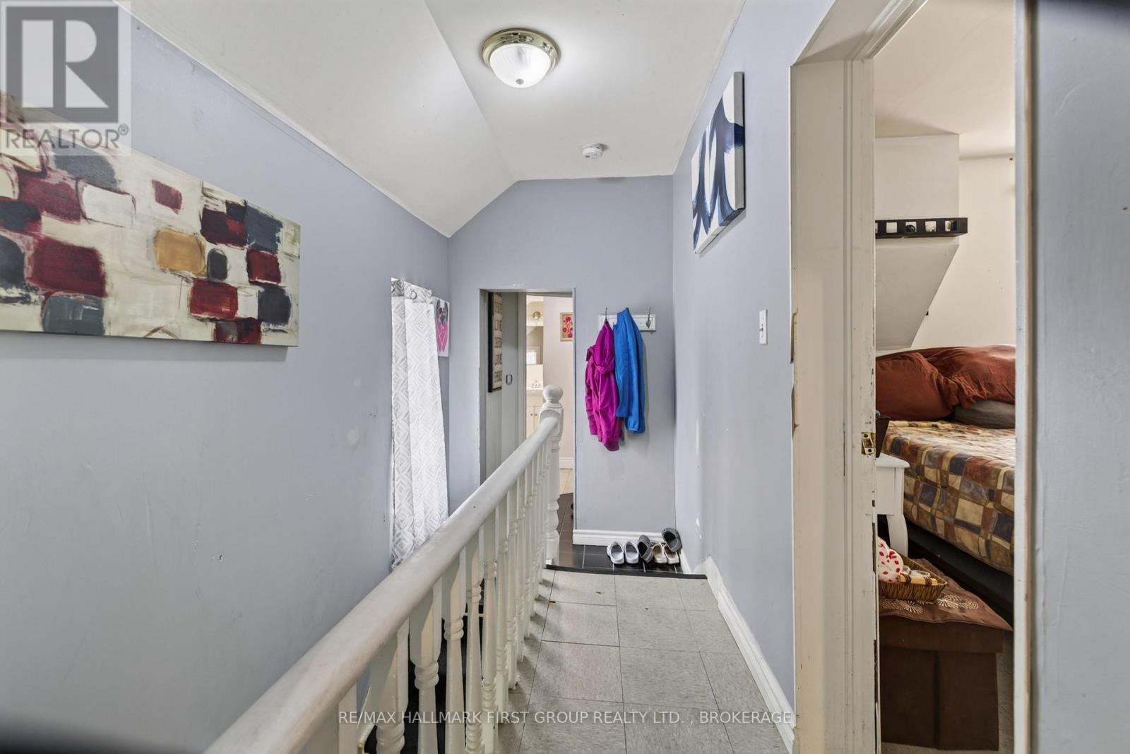 667 MONTREAL STREET - 26