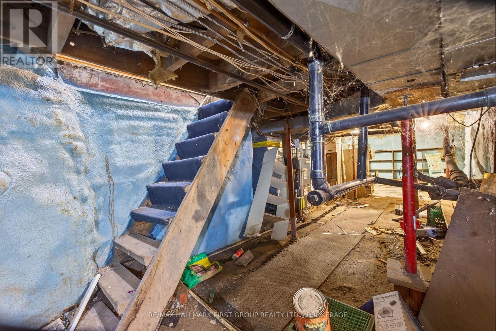 667 MONTREAL STREET - 34