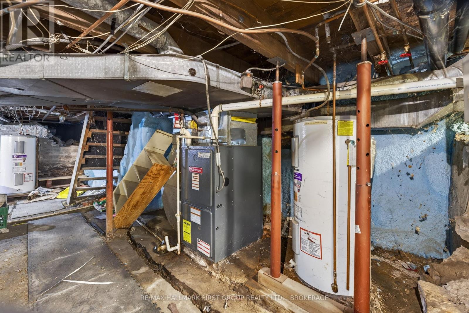 667 MONTREAL STREET - 36