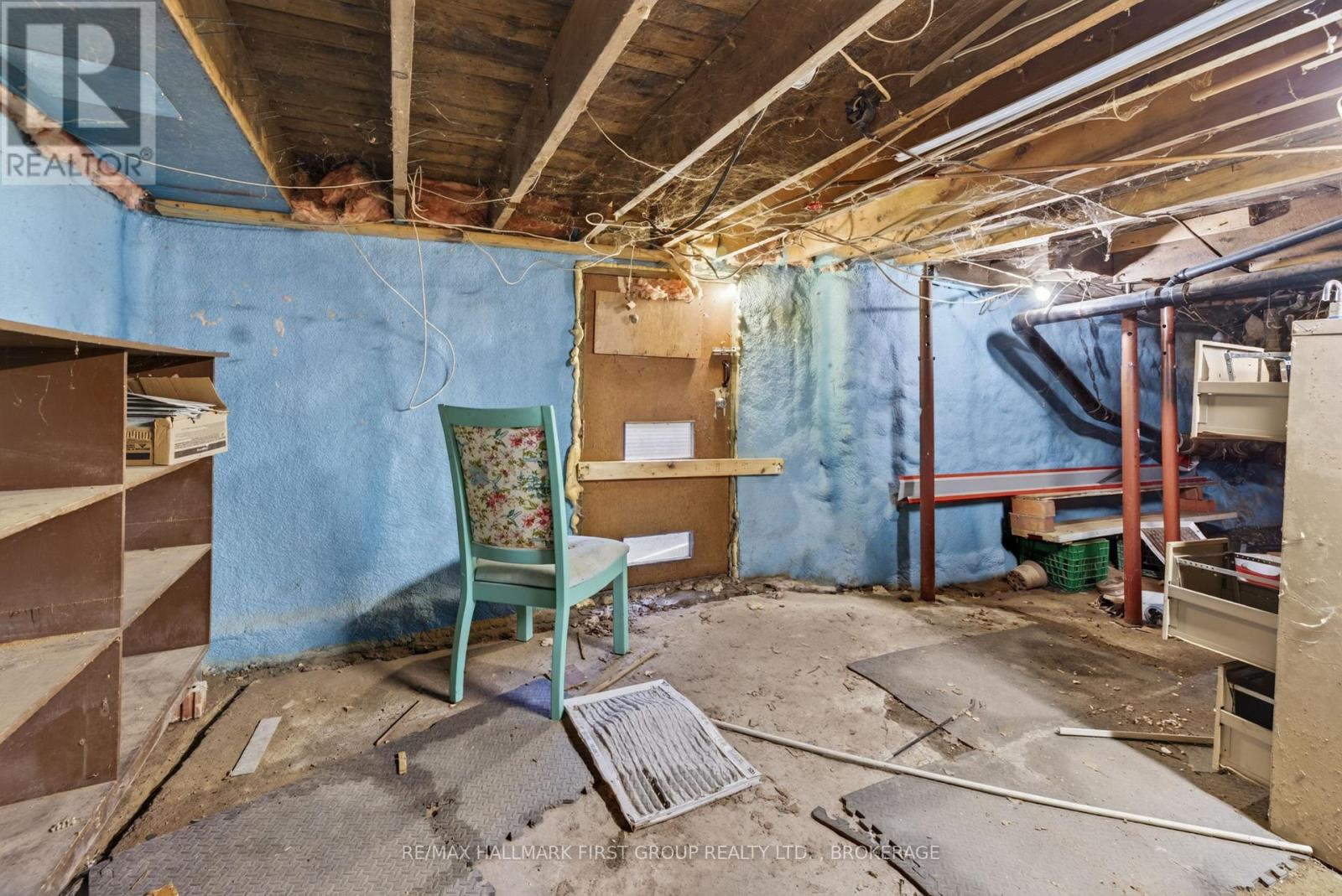 667 MONTREAL STREET - 37