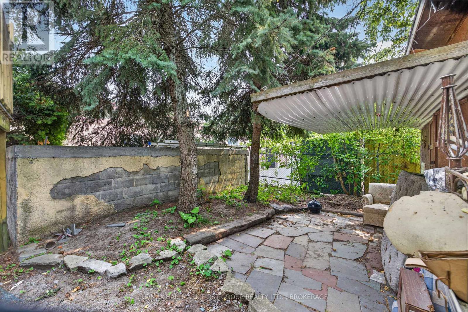 667 MONTREAL STREET - 42