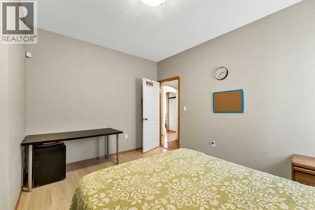 305 5 Avenue SW - 17