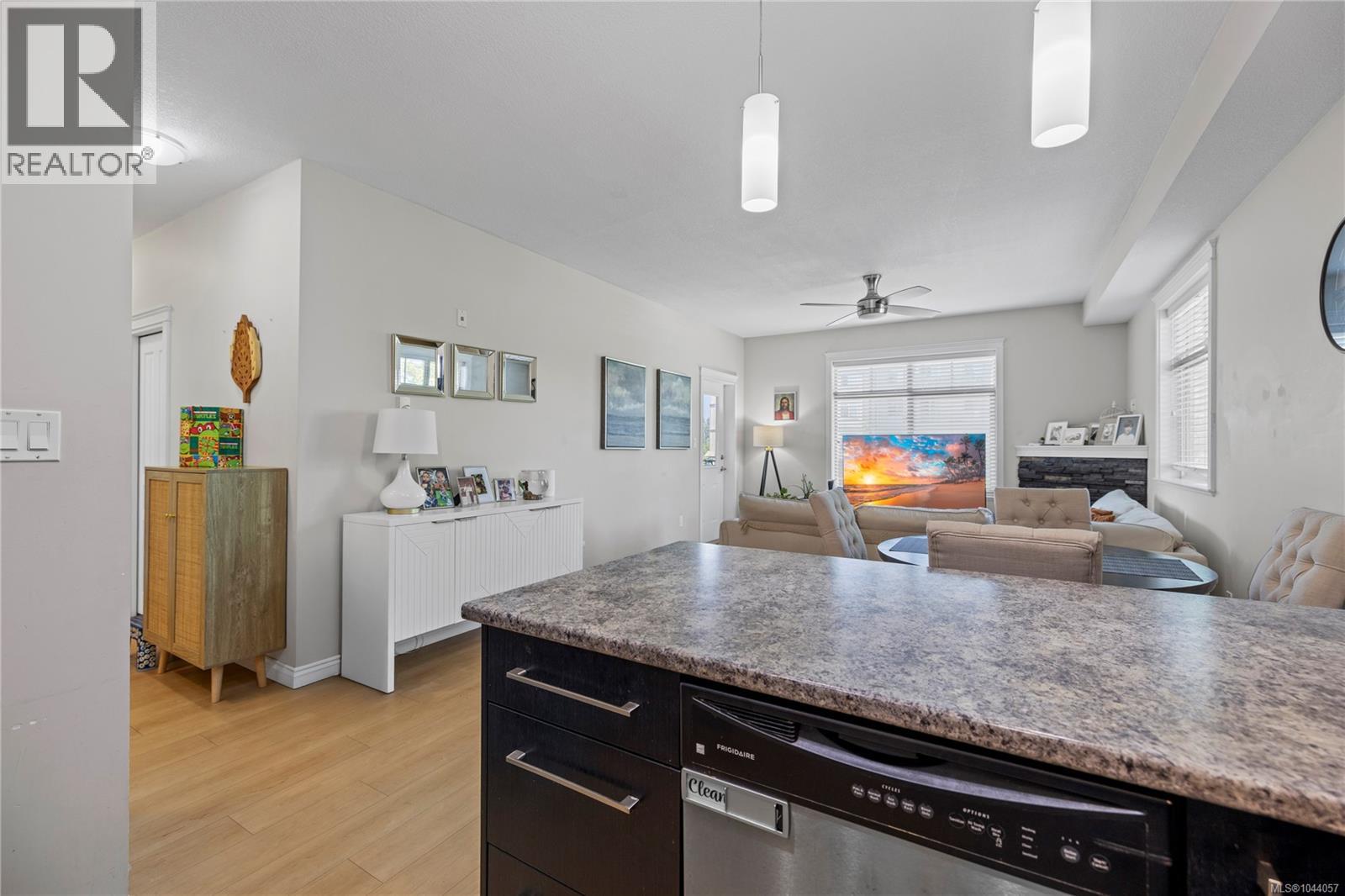 #204 2117 Meredith Rd - 5