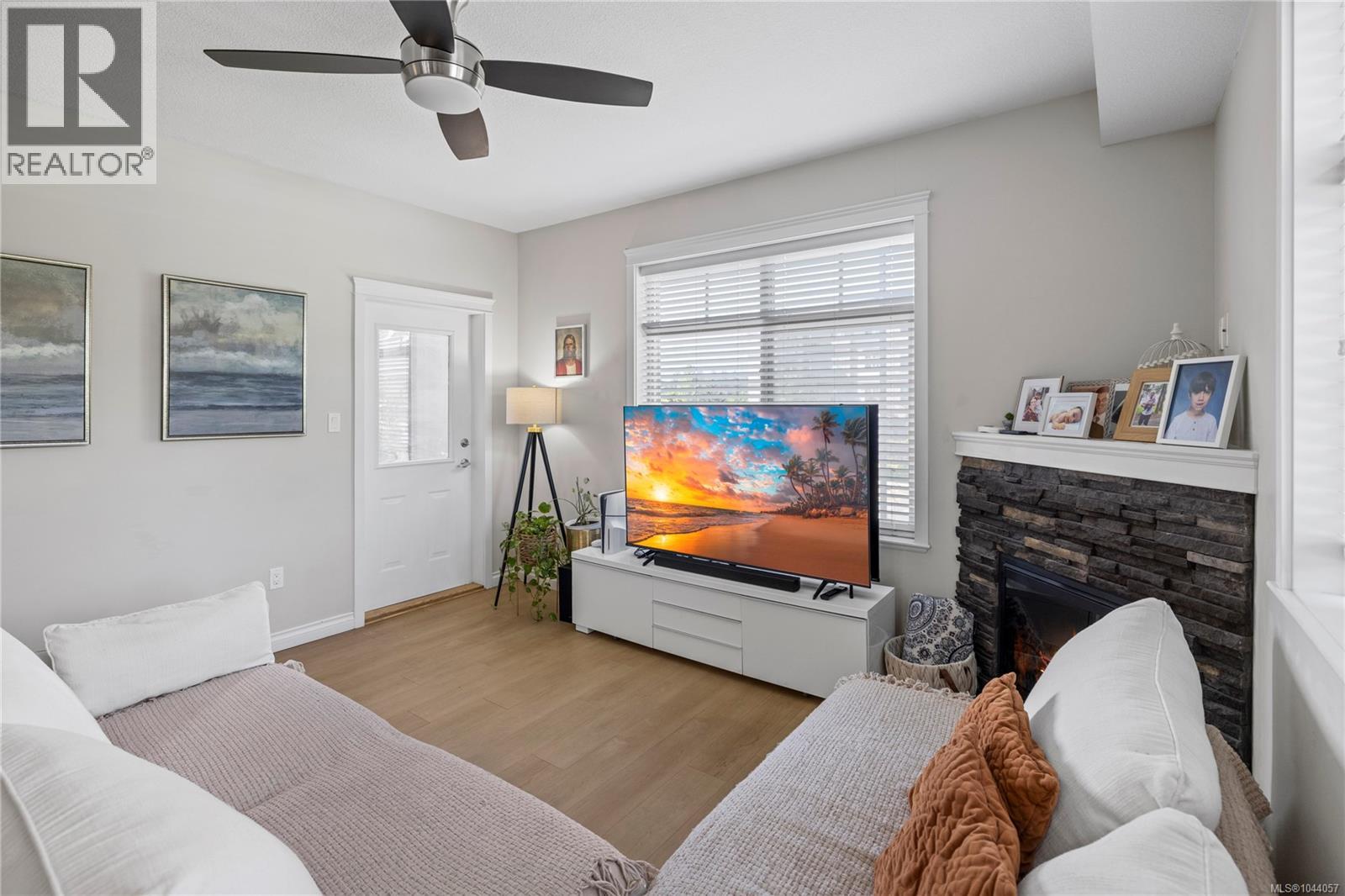 #204 2117 Meredith Rd - 9
