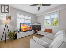 Living room - 204 2117 Meredith Rd, Nanaimo, BC V9S2N2 Photo 8