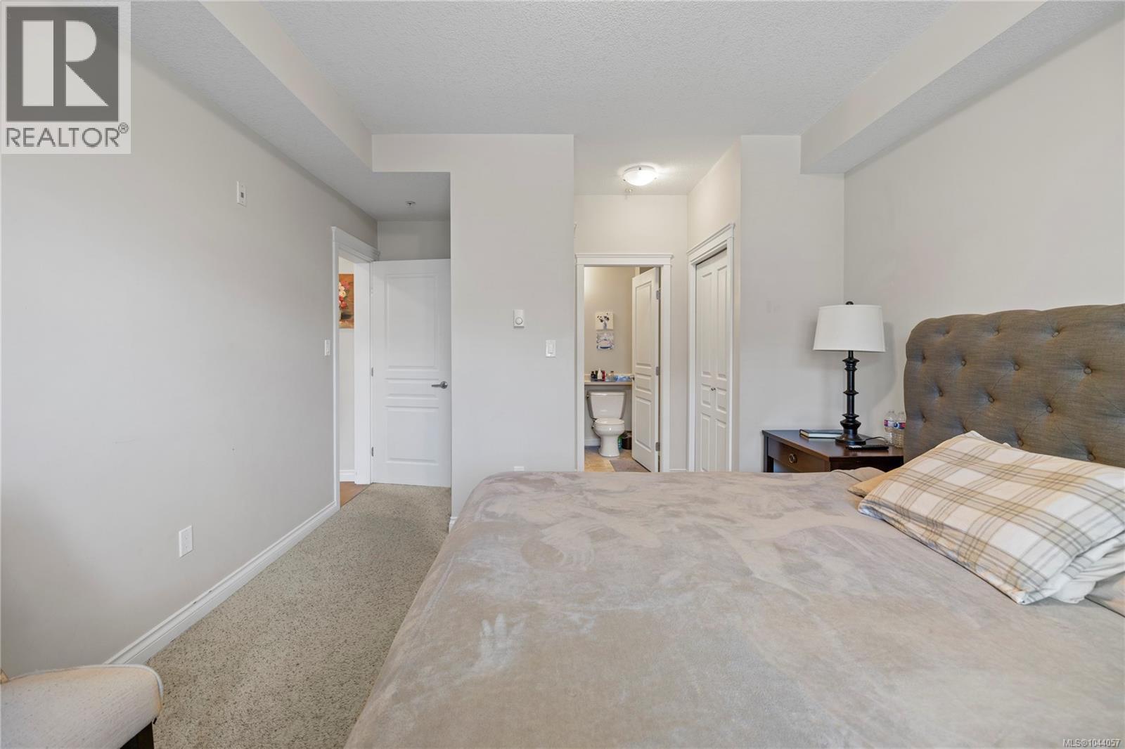 #204 2117 Meredith Rd - 15