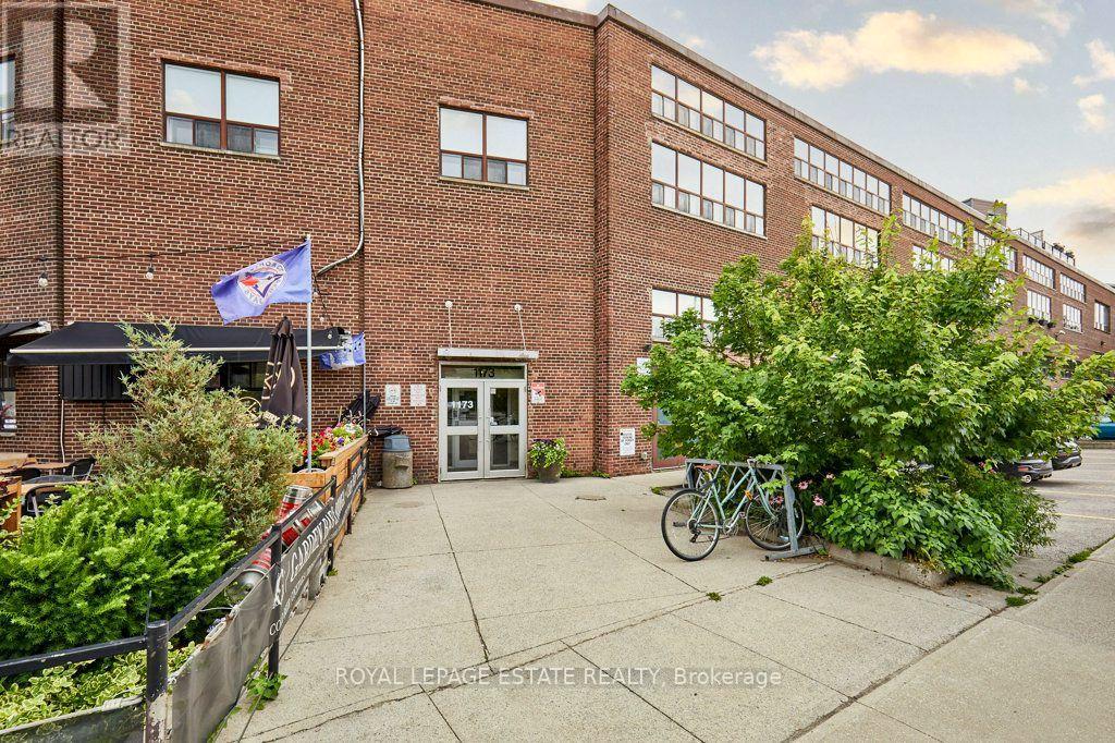 #217 1173 DUNDAS STREET E - 32