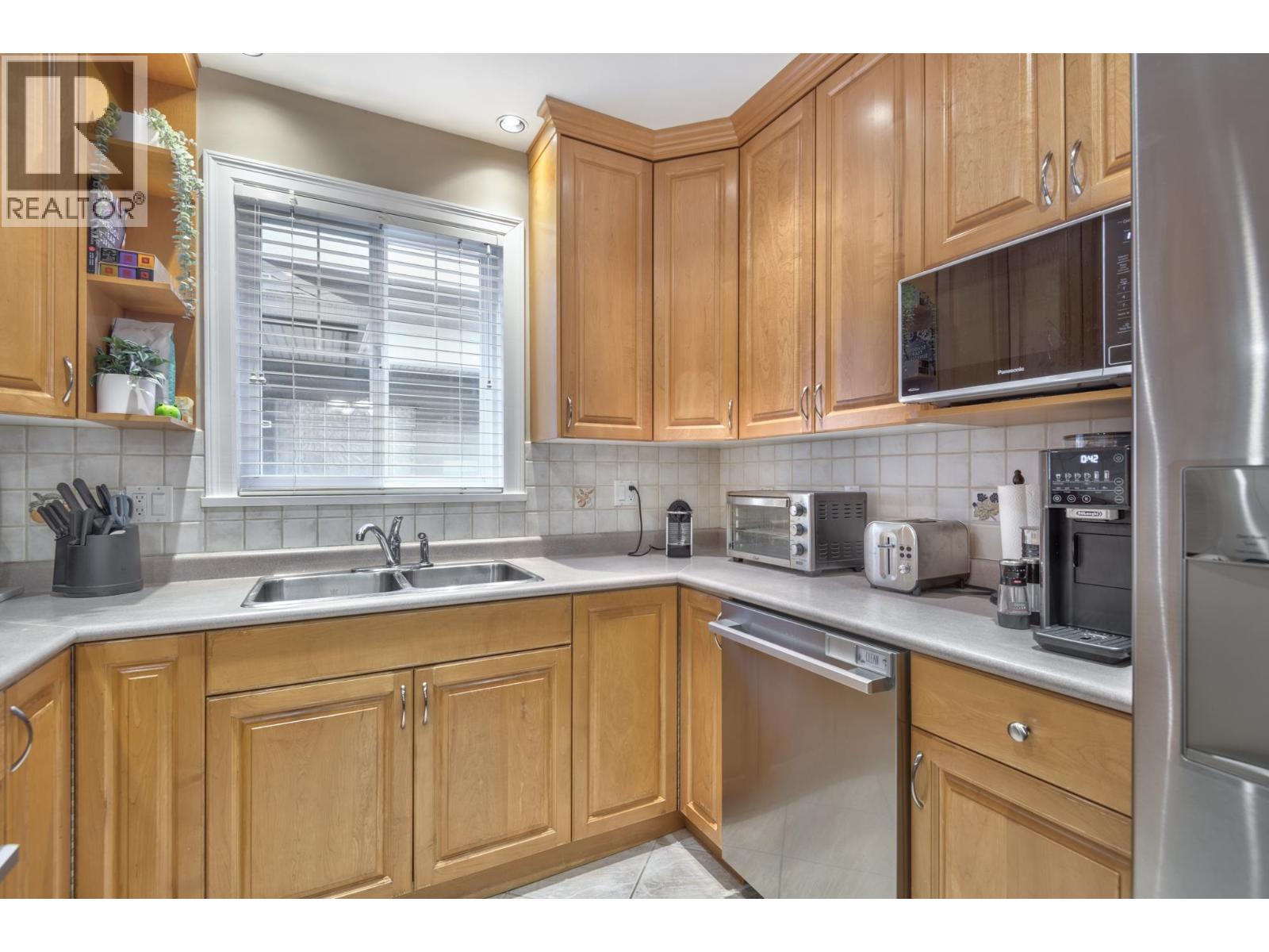3 Bed, 3 Bath House for Sale in Burnaby – 4355 ALBERT STREET, Burnaby – MLS# R3131979 - Image 9