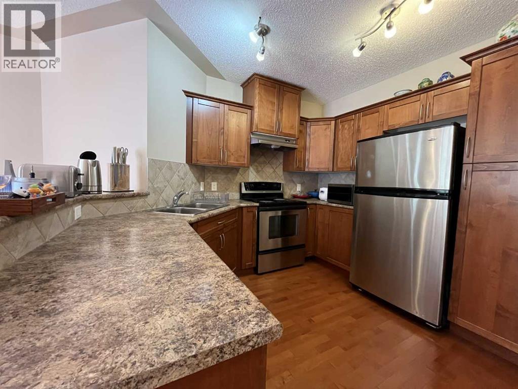 #305 30 Discovery Ridge Close SW - 4