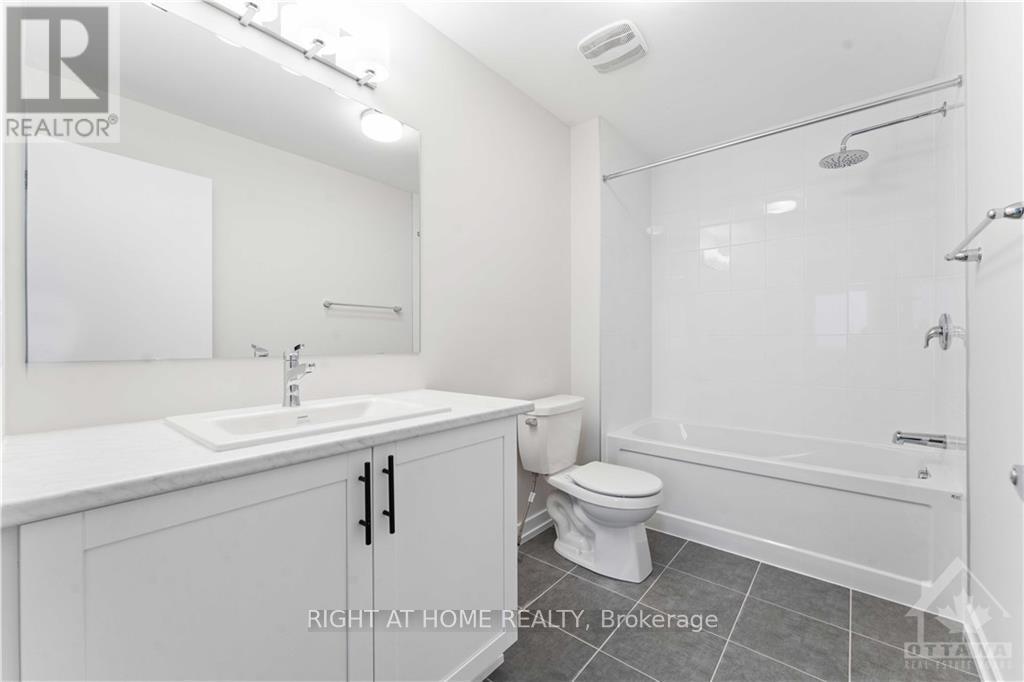 3 Bed, 3 Bath House for Rent in Ottawa – 37 CHASING GROVE, Ottawa – MLS# X13599030 - Image 14