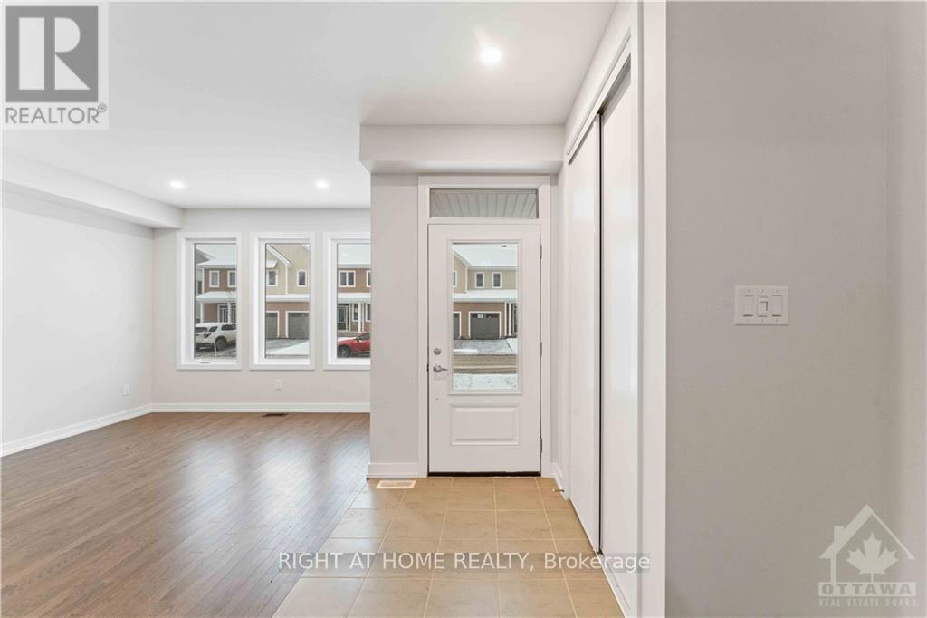 3 Bed, 3 Bath House for Rent in Ottawa – 37 CHASING GROVE, Ottawa – MLS# X13599030 - Image 6