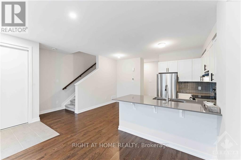 3 Bed, 3 Bath House for Rent in Ottawa – 37 CHASING GROVE, Ottawa – MLS# X13599030 - Image 9