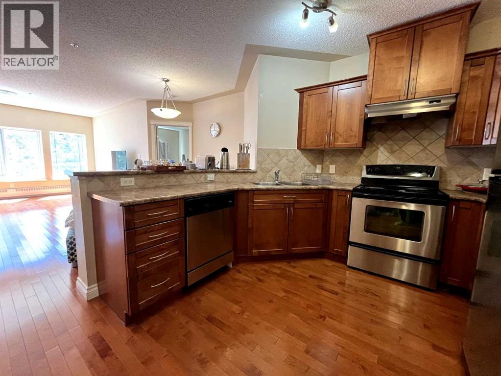 #305 30 Discovery Ridge Close SW - 5
