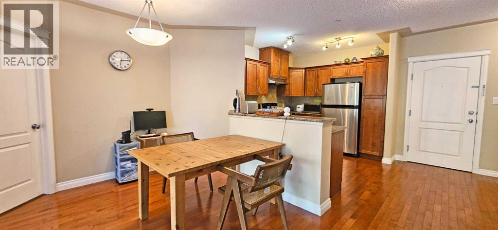 #305 30 Discovery Ridge Close SW - 10