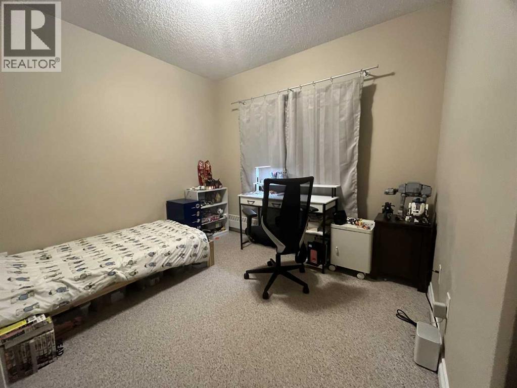 #305 30 Discovery Ridge Close SW - 33